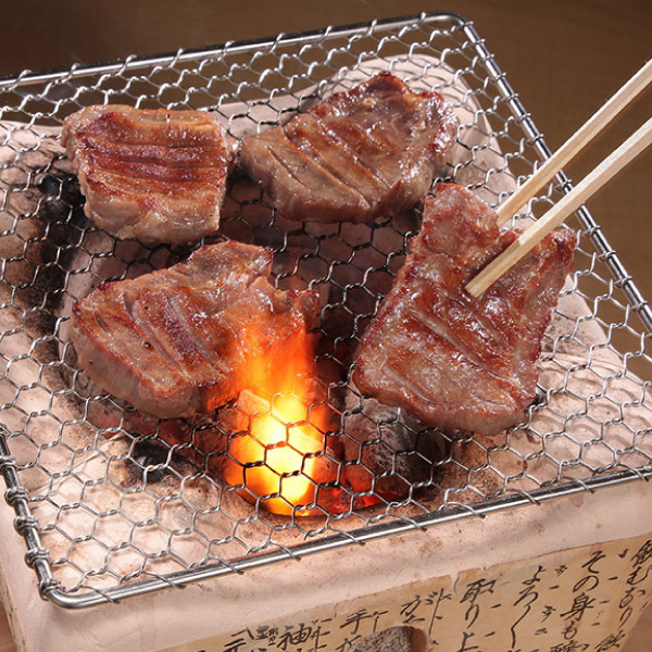 陣中 仔牛の牛タン丸ごと一本塩麹熟成（240g）