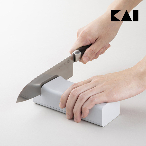 貝印 電動シャープナー（コンパクト）