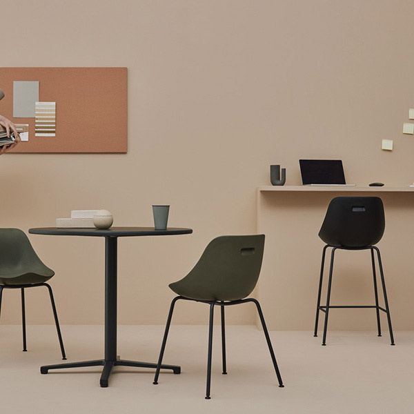 【送料無料】&MEDICAL クラチェア オリーブ