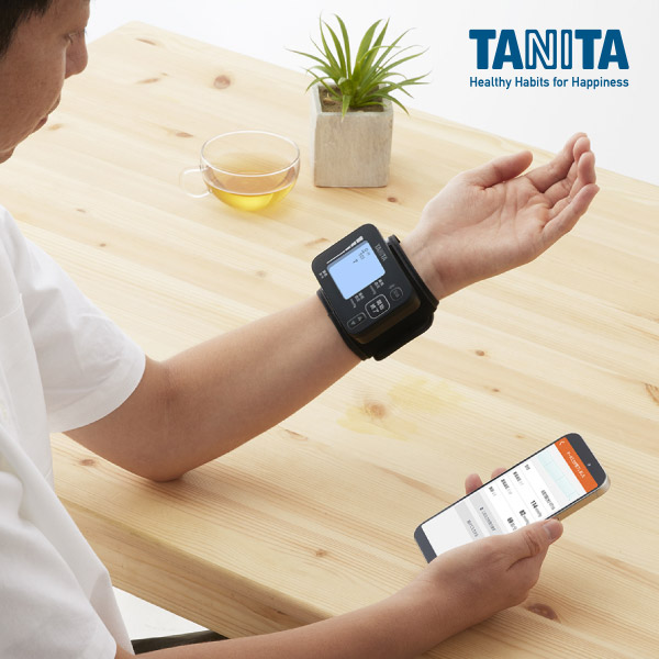 【送料無料】【タニタ】手首式血圧計（スマートフォン連携機能付）